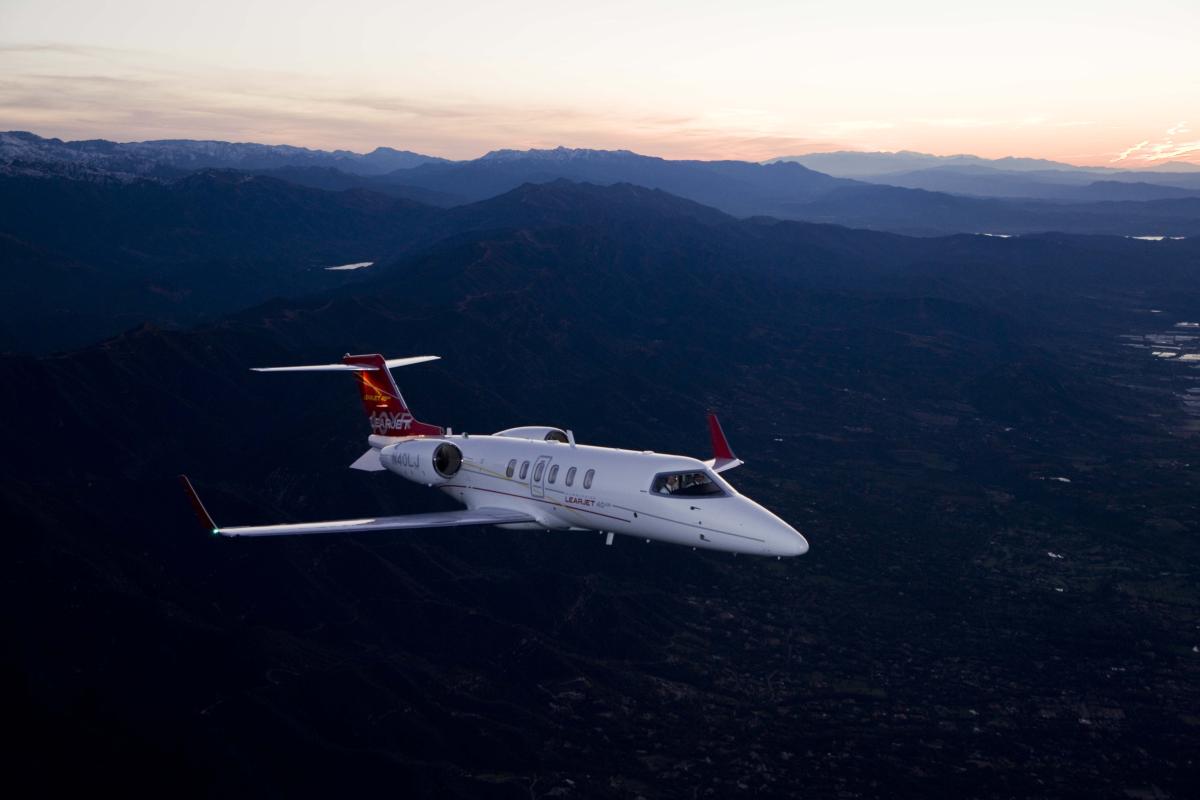 Learjet 40 cabin for San Francisco charter