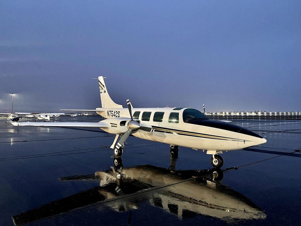 San Francisco Piper Aerostar 600 Charter